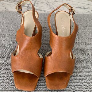 Kenneth Cole New York "Dragon Ball" Sandal